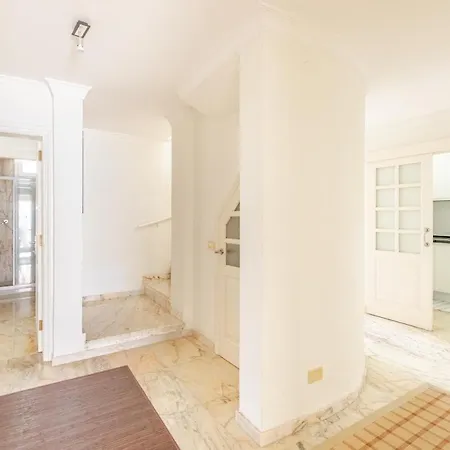 5 Bedrooms 5 Bathrooms With Private Pool Fast Wifi & Sea Views