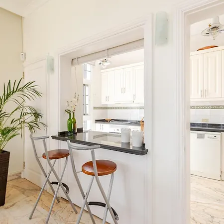 5 Bedrooms 5 Bathrooms With Private Pool Fast Wifi & Sea Views
